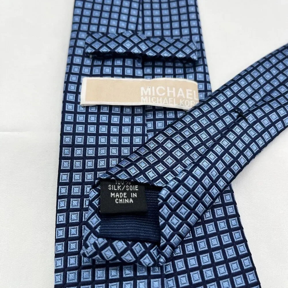 Michael Kors 100% Silk Men’s Necktie Blue Squares Business Formal Wedding EUC